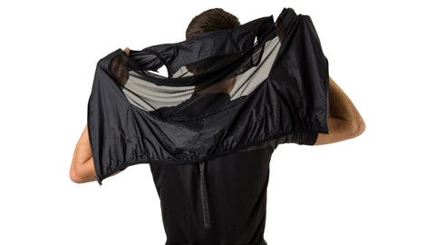 Chaqueta AGU Sin Mangas Essential Negra